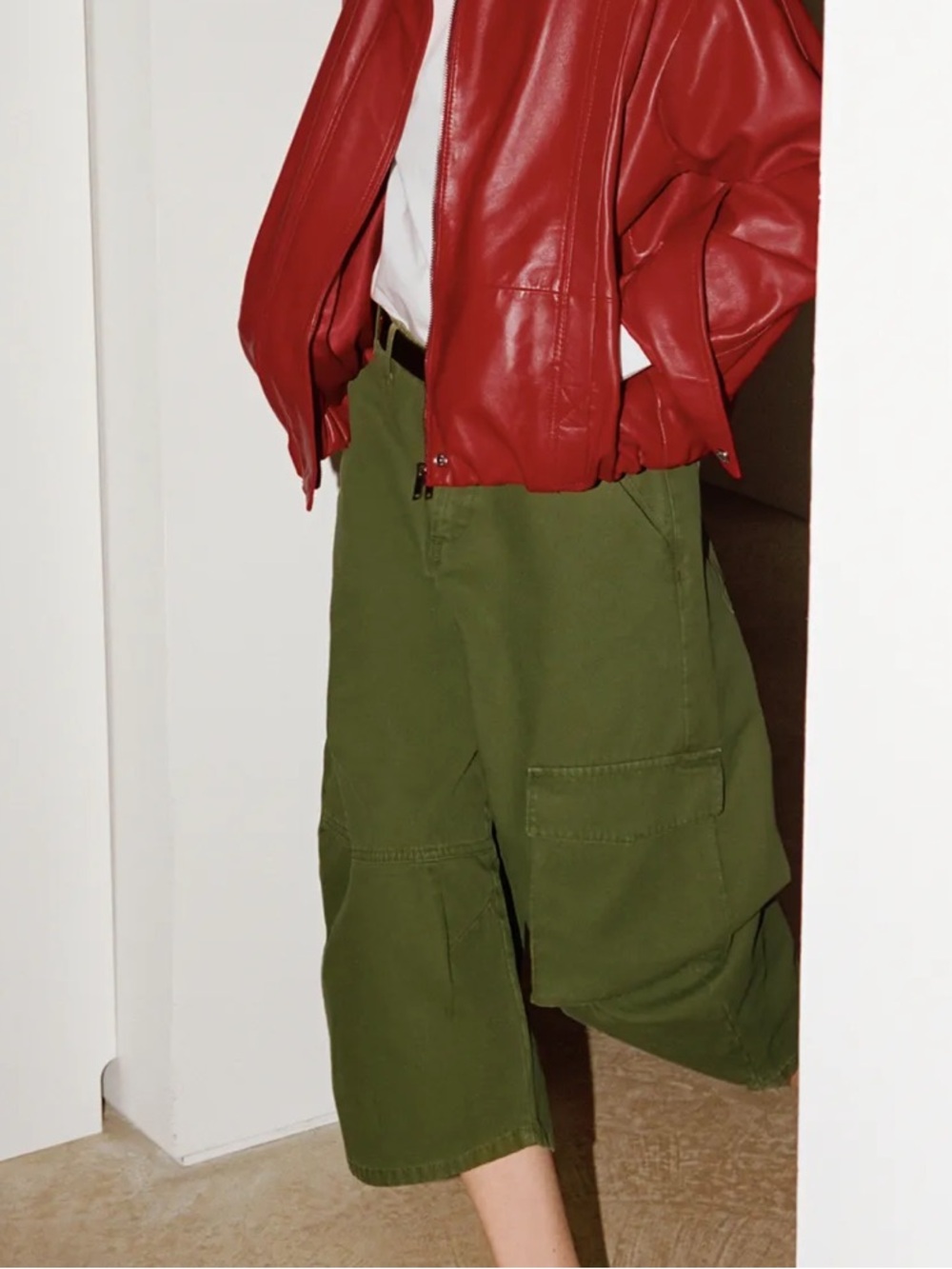 Zara ZW Collection Mid Rise Cargo Capri Jeans Olive Green Size 8